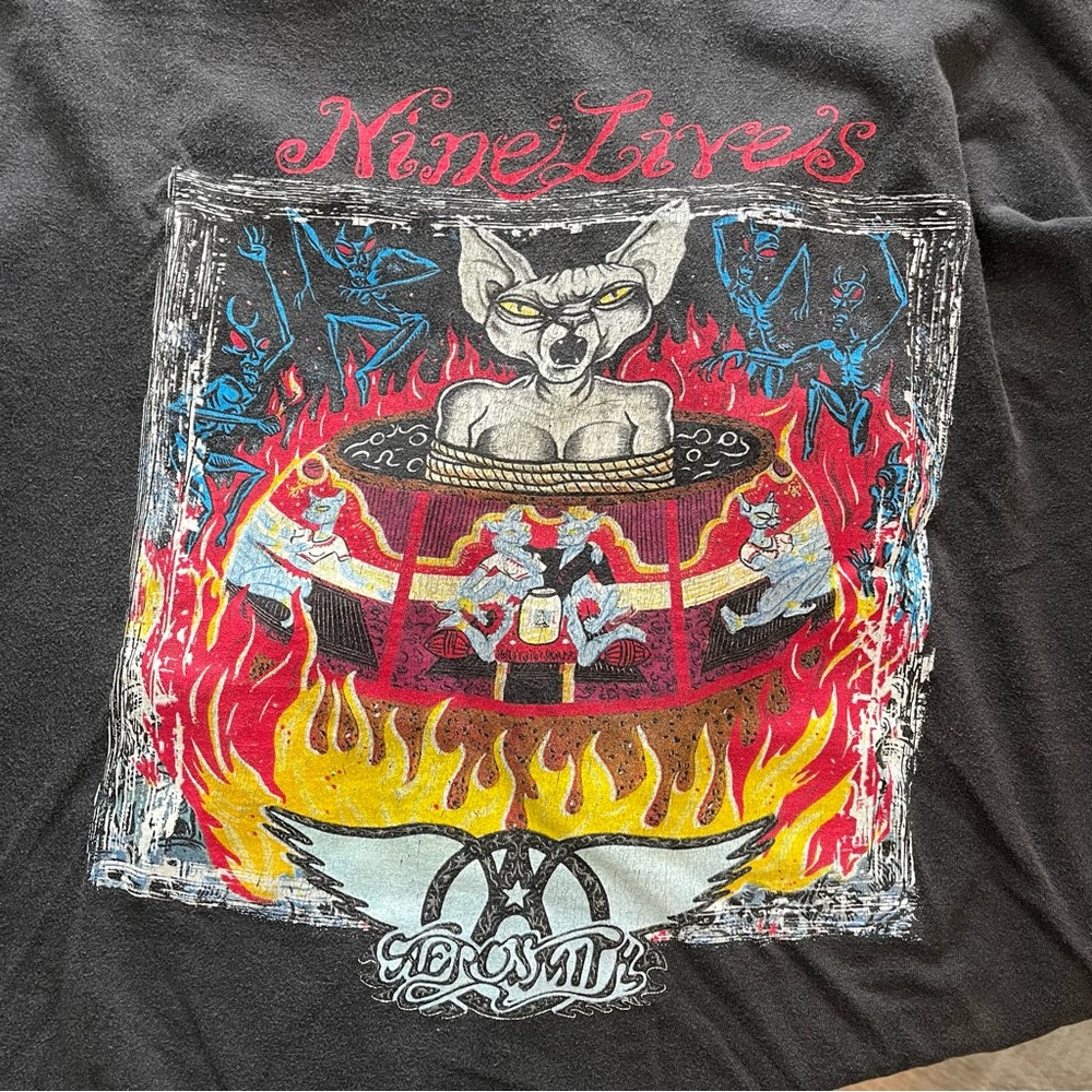 Giant Vintage Aerosmith Nine Lives World Tour 1997 Concert black T-Shirt